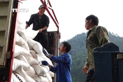Trường học vùng cao Yên Bái không còn phải đi "vay gạo"