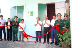 Quảng Bình khánh thành, bàn giao “Nhà tình nghĩa” tặng bà con giáo dân ở khu vực biên giới