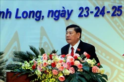 Đồng chí Trần Văn Rón, Bí thư Tỉnh ủy Vĩnh Long khóa XI phát biểu bế mạc đại hội. Ảnh: Phạm Minh Tuấn-TTXVN