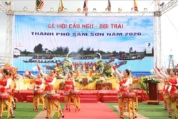 Chương trình nghệ thuật đặc sắc do các nghệ sĩ Nhà hát Nghệ thuật truyền thống Thanh Hóa biểu diễn. Ảnh: Hoa Mai - TTXVN