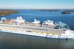 Tàu du lịch lớn nhất thế giới "Icon of the Seas" chuẩn bị cho chuyến ra khơi đầu tiên