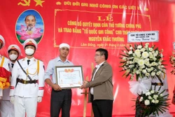 Trao Bằng "Tổ quốc ghi công" và Quyết định thăng quân hàm đối với Cảnh sát Giao thông hy sinh trên đèo Bảo Lộc