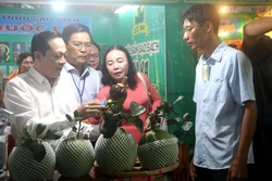 Khai mạc hội chợ mua sắm cho lễ hội Ok Om Bok