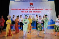 Giao lưu sinh viên ba nước Việt Nam - Lào - Campuchia
