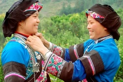 Truyền dạy văn hóa truyền thống dân tộc Bố Y