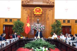 Thủ tướng Nguyễn Xuân Phúc chủ trì cuộc họp đẩy mạnh thu mua lúa gạo