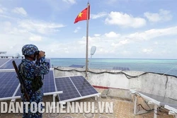 Trường Sa - Tổ quốc nơi đầu sóng, bình dị mà thiêng liêng