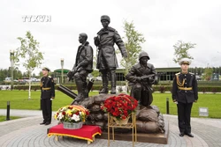“Các đồng minh - Chiến sỹ Việt Nam”, cụm tượng LB Nga vinh danh các chiến sỹ tình nguyện quốc tế Việt Nam