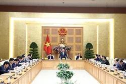 Thủ tướng Nguyễn Xuân Phúc chủ trì cuộc họp về cải cách tiền lương