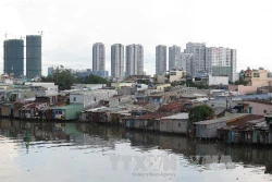 Thành phố Hồ Chí Minh tổ chức lại cuộc sống cho các hộ dân sống trên và ven kênh rạch
