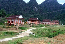 Đồng bào tộc người Đan Lai ổn định cuộc sống tại khu tái định cư
