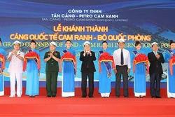 Chủ tịch nước Trương Tấn Sang dự lễ khánh thành Cảng Quốc tế Cam Ranh
