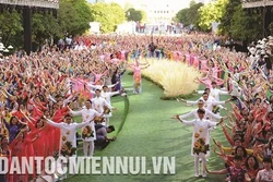 Lễ hội áo dài Thành phố Hồ Chí Minh