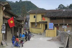 Xuân biên phòng ấm lòng dân bản ở Lũng Cú