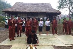 Lễ bốc Mó của đồng bào Thổ