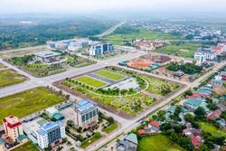 Khu đô thị mới của thành phố Cao Bằng đang hình thành và phát triển mang nét quy hoạch hiện đại. Ảnh: TTXVN 