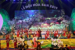 Tiết mục văn nghệ tại lễ khai mạc Lễ hội hoa ban năm 2019. Ảnh: Phan Tuấn Anh – TTXVN