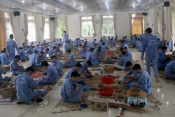 Các học viên cai nghiện ma túy được đào tạo nghề. Ảnh: Nguyễn Nam - TTXVN 