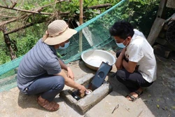 Dù dự án cấp nước được đầu tư, nhưng chỉ đáp ứng nhu cầu nước sinh hoạt tối thiểu của người dân 2 xã Vàng Ma Chải và Mù Sang. Ảnh: Nguyễn Oanh-TTXVN 