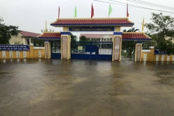 Học sinh trường học tại xã Quảng Phước (huyện Quảng Điền) nghỉ học từ chiều 14/10 để đảm bảo an toàn. Ảnh: TTXVN phát
