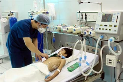 Điều trị hậu COVID-19 cho trẻ em tại Bệnh viện Nhi Thái Bình. Ảnh: Thế Duyệt – TTXVN 