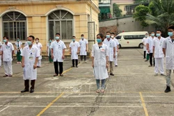 Dịch COVID-19: Tuyên Quang cử 22 cán bộ y tế hỗ trợ tỉnh Bắc Giang phòng, chống dịch