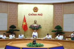 Thường trực Chính phủ họp trực tuyến với Hà Nội và Thành phố Hồ Chí Minh. Ảnh : Ảnh: Thống Nhất – TTXVN