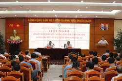 Giám đốc Sở NN&PTNT tỉnh Lạng Sơn Lý Việt Hưng phát biểu tham luận tại hội nghị. Ảnh: Vũ Sinh - TTXVN