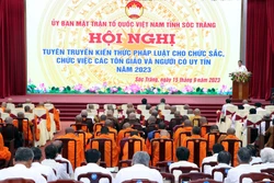 Nâng cao kiến thức pháp luật cho chức sắc tôn giáo, người có uy tín trong đồng bào dân tộc thiểu số tỉnh Sóc Trăng