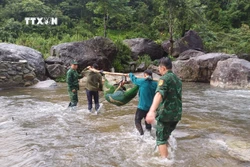 Lai Châu: Kịp thời cứu sống người đàn ông bị rơi xuống vực trong rừng