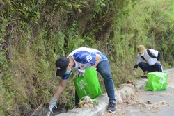 Hơn 600 người tham gia làm sạch môi trường trên bán đảo Sơn Trà, Đà Nẵng