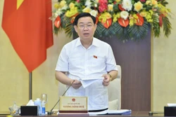 Chủ tịch Quốc hội Vương Đình Huệ phát biểu kết thúc phiên họp. Ảnh: Minh Đức – TTXVN 