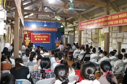 Lễ Khai giảng đặc biệt ở ngôi trường vùng lũ Tạ Khoa, Sơn La
