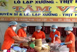 Nghề làm lạp xưởng Tết ở xã Mỹ Thành Nam lên hương