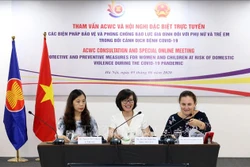Bàn chủ tọa điều hành Hội nghị trực tuyến tại điểm cầu Hà Nội, Việt Nam. Ảnh: Anh Tuấn – TTXVN