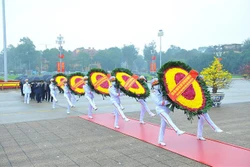 Lãnh đạo Đảng, Nhà nước vào Lăng viếng Chủ tịch Hồ Chí Minh