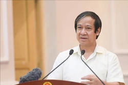 Bộ trưởng Bộ Giáo dục và Đào tạo Nguyễn Kim Sơn chỉ đạo. TTXVN phát