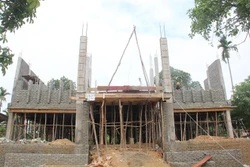 Nhà văn hóa cộng đồng tránh lũ tại thôn Trung Tiến (xã Điền Mỹ, huyện Hương Khê) dự kiến đưa vào sử dụng vào tháng 7/2021 sẽ là nơi tránh trú bão lũ an toàn cho người dân vùng "rốn lũ". Ảnh: Hoàng Ngà - TTXVN 