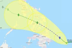 Bão Dujuan giảm cấp trước khi vào Biển Đông 