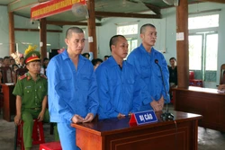 Phiên tòa xét xử các bị cáo tại phiên tòa ngày 24/5/2023. Ảnh: Cao Nguyên – TTXVN