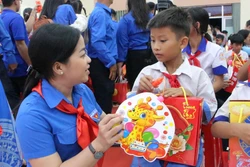 Cần Thơ: Đêm hội trăng rằm “Thắp sáng ước mơ” cho thiếu nhi có hoàn cảnh khó khăn
