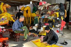 Làng nghề làm hàng mã Phúc Am (huyện Thường Tín) có thể trở thành điểm đến du lịch hấp dẫn. Ảnh: TTXVN phát