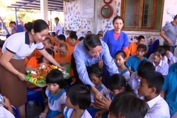 Phó Chủ tịch Quốc hội Nguyễn Đức Hải tặng quà Tết trẻ em mồ côi, khuyết tật tại Quảng Nam