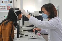 Bệnh nhân khám, điều trị tại Bệnh viện Mắt Cao Nguyên, thành phố Pleiku, tỉnh Gia Lai. Ảnh: Hoài Nam - TTXVN