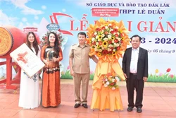 Học sinh Đắk Lắk nô nức đón năm học mới