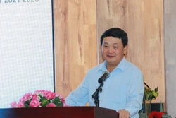 Bộ trưởng, Chủ nhiệm Ủy ban Dân tộc Hầu A Lềnh phát biểu tại hội nghị. Ảnh: Đặng Tuấn – TTXVN