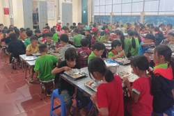 Huyện biên giới Phong Thổ nỗ lực đưa học sinh từ điểm trường về trung tâm