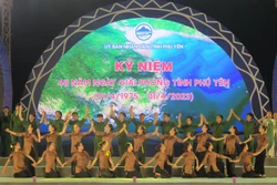 Các tiết mục văn nghệ đặc sắc trong đêm khai mạc. Ảnh: Tường Quân - TTXVN