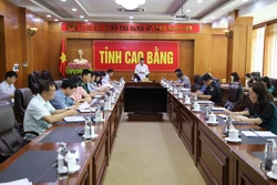 Đồng chí Hoàng Xuân Ánh, Phó Bí thư Tỉnh ủy, Chủ tịch UBND tỉnh, Trưởng Ban Chỉ đạo phòng, chống dịch COVID-19 tỉnh phát biểu tại cuộc họp. Ảnh: soytecaobang.gov.vn