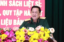 Thượng tướng Võ Minh Lương, Thứ trưởng Bộ Quốc phòng, Phó Trưởng Ban Chỉ đạo Quốc gia về tìm kiếm quy tập và xác định danh tính hài cốt liệt sĩ (515) phát biểu tại Hội nghị. Ảnh: Phan Sáu - TTXVN